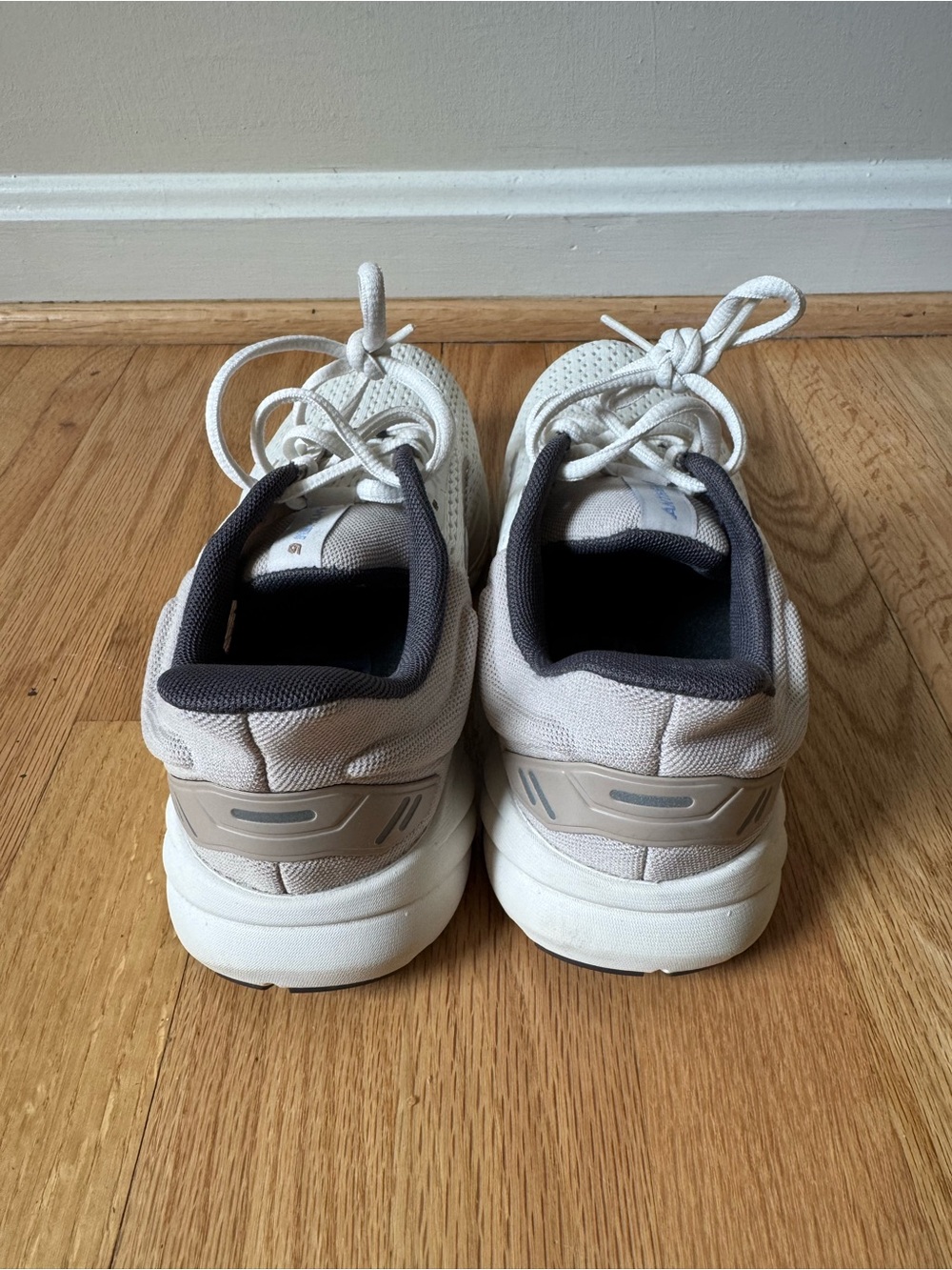 Brooks Women's Anthem 6 Athletic Running Shoes - Picture 2 of 7